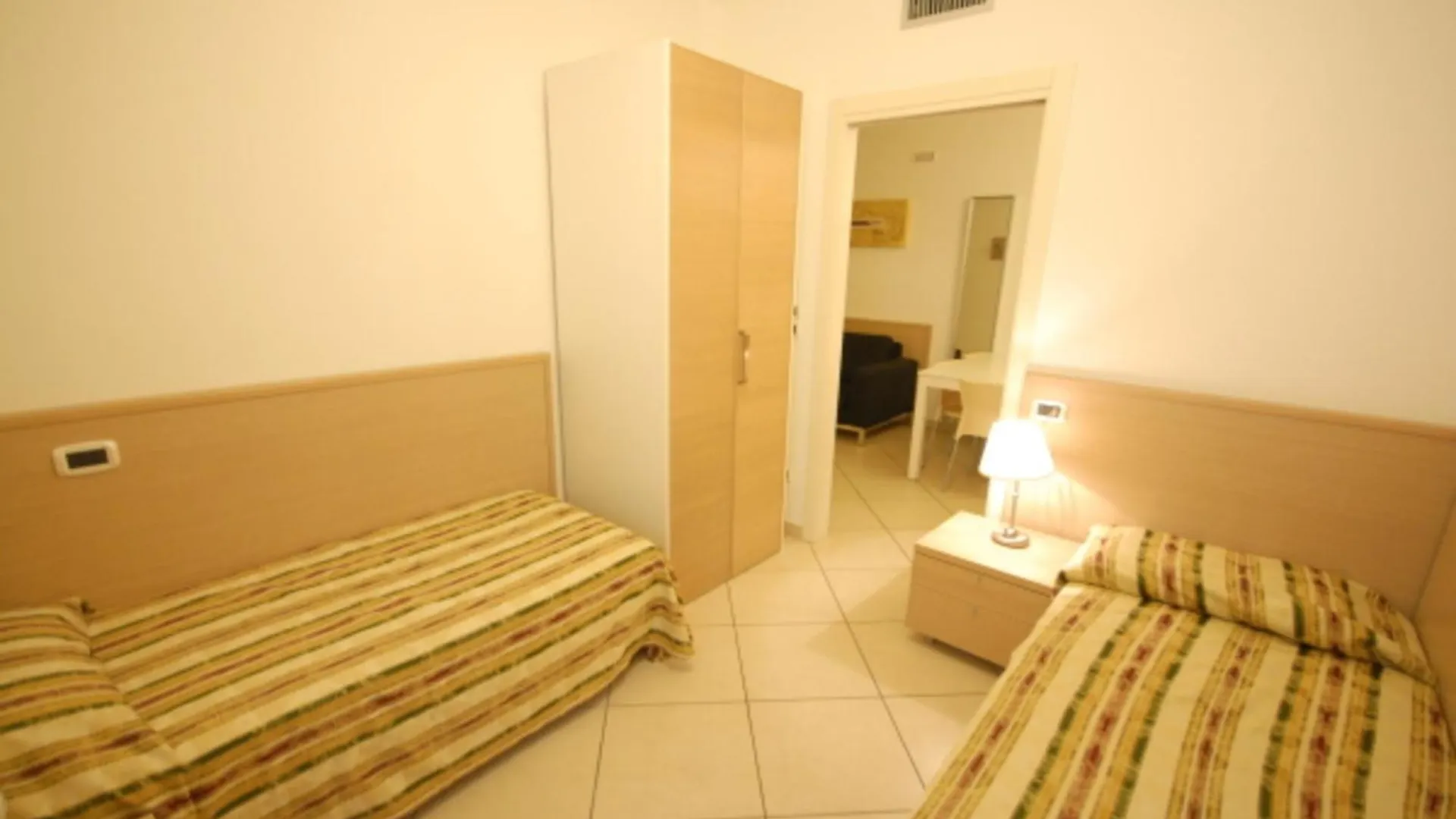 Beachfront Apartment With A Big Terrace - Beahost Bibione Italy