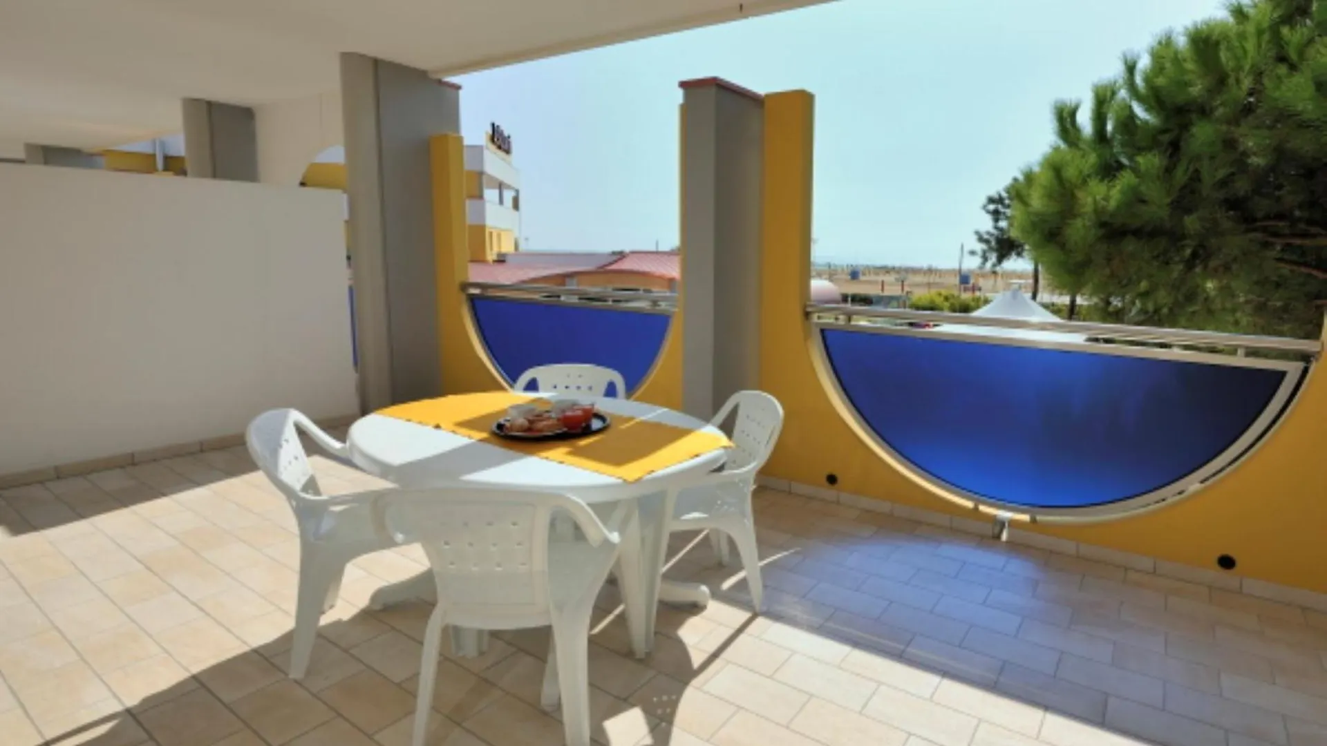 Beachfront Apartment With A Big Terrace - Beahost Bibione Italy