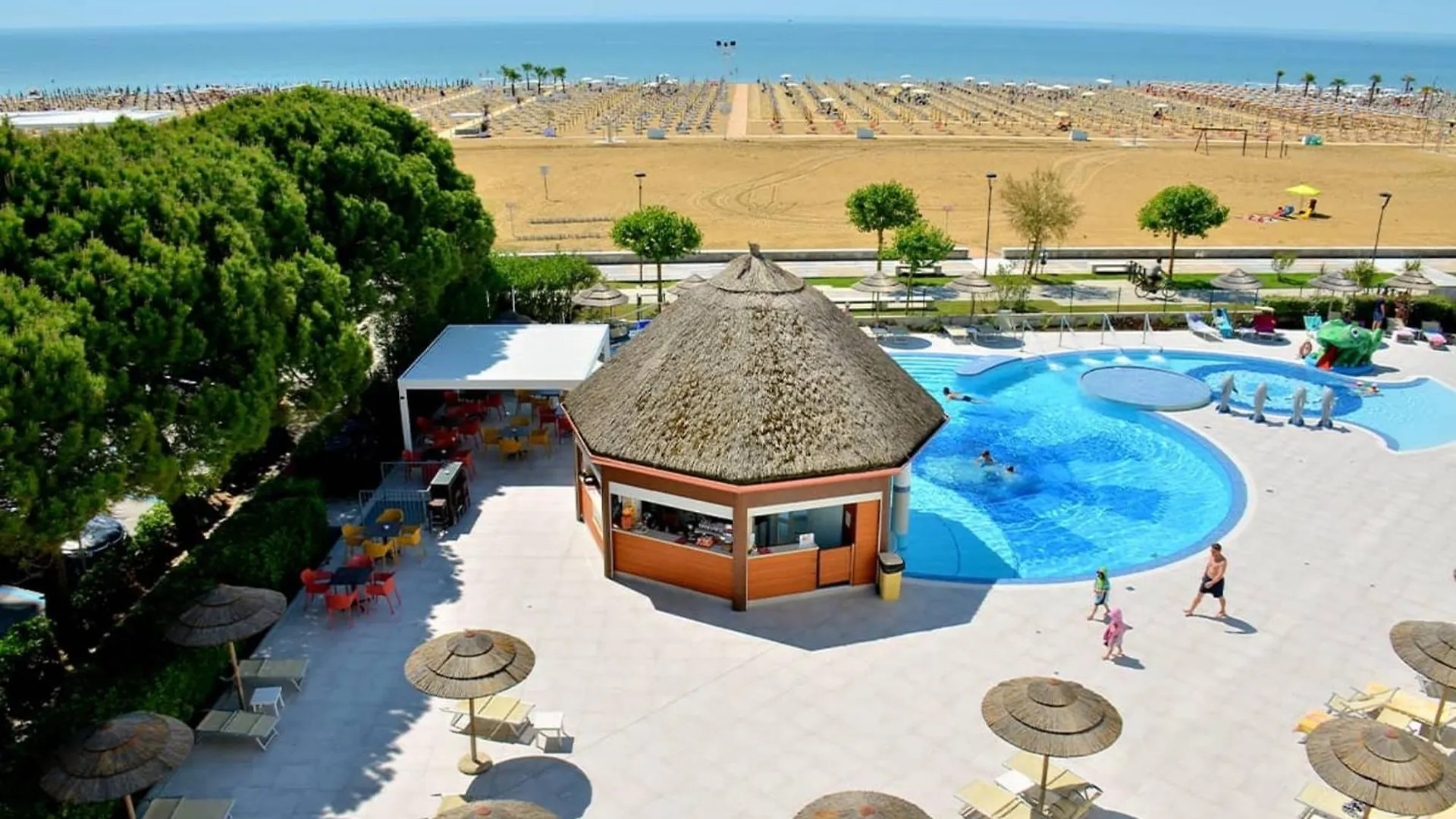 Beachfront Apartment With A Big Terrace - Beahost Bibione
