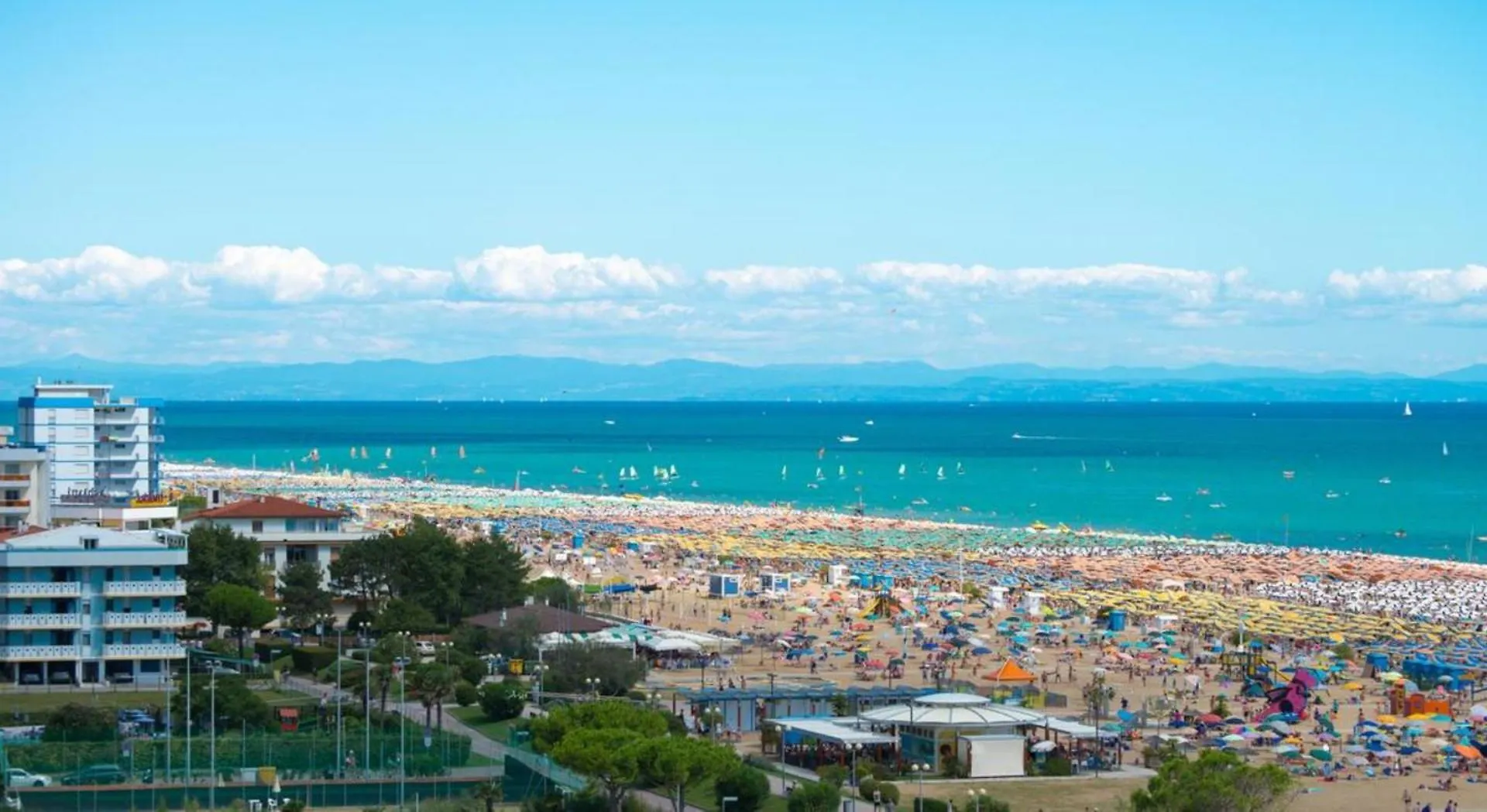 Beachfront Apartment With A Big Terrace - Beahost Bibione